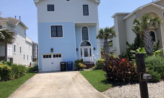 Croatan Beach Casa | PRIVATE FAMILY VACATION HOME CLOSE TO EVERYTHING!