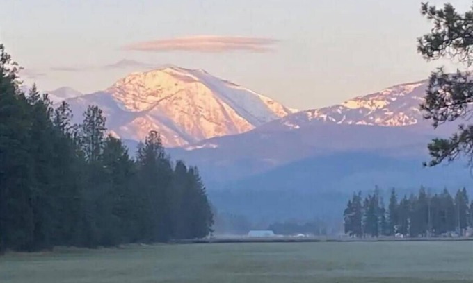 Libby Casa | This is Montana! Panoramic Mountain Views on the banks of the Kootenai River.
