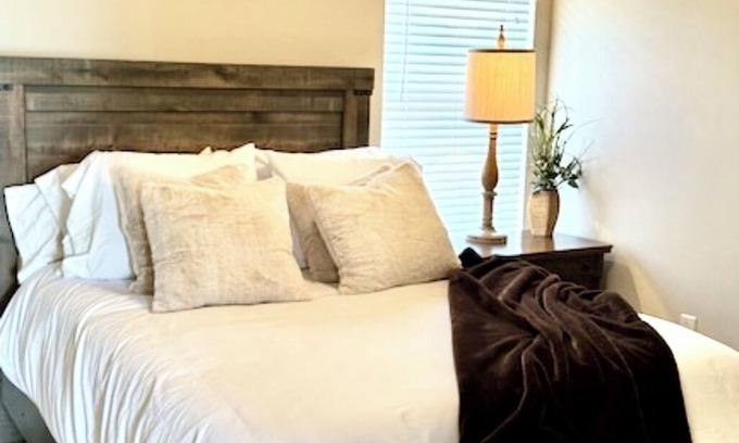 Madisonville Apartamento | This little Nook, 1-bedroom apartment in delightful Madisonville with AC, WiFi.