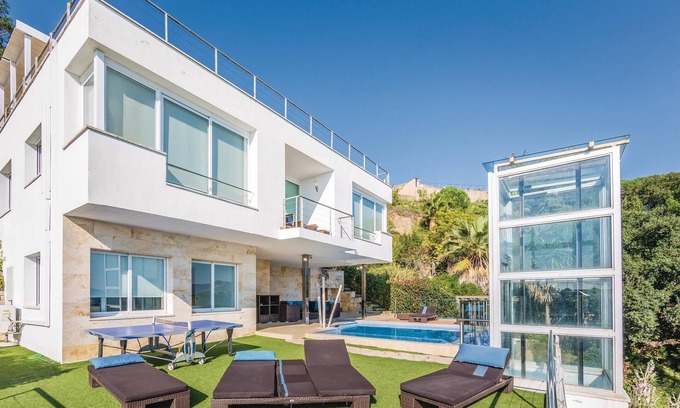 Sant Cebria de Vallalta Casa | Alojamiento de 4 habitaciones en St. Cebrià de Vallalta