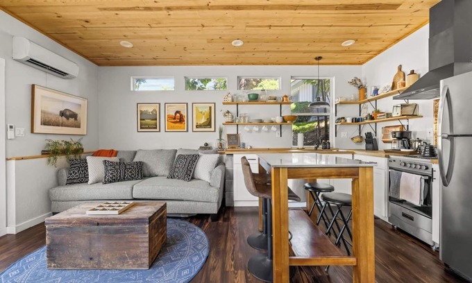 Boise Casa | This newly built home is perfect for a couple or traveling professional