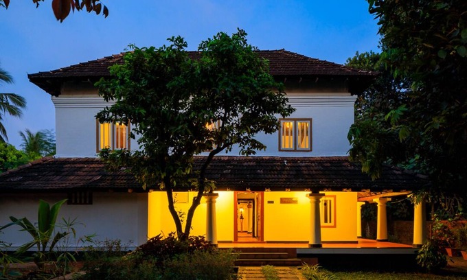 Thrissur Villa | Esta propiedad es una casa de patrimonio de 200 años de antigüedad.