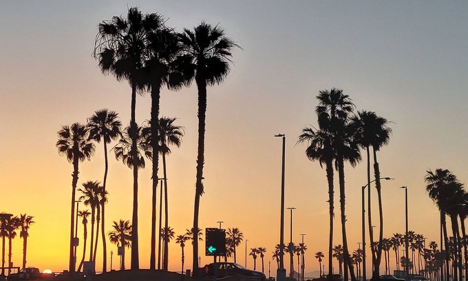 Westside Costa Mesa Casa | This Venue is set up for hourly rates and/or overnights. Capacity 70 guests