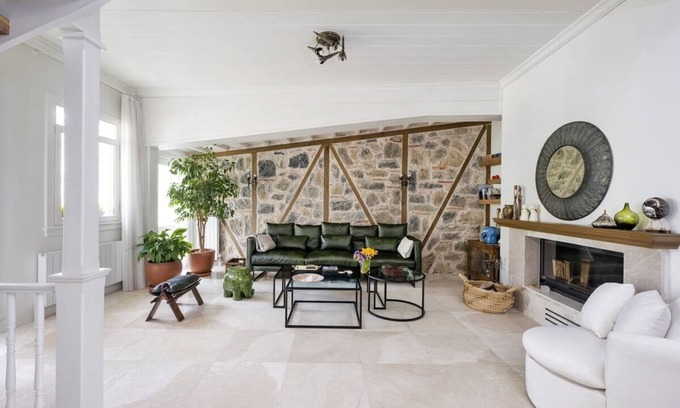 Beylerbeyi Villa | Cheerful Modern 3BD Bright Villa w/ Parking #162