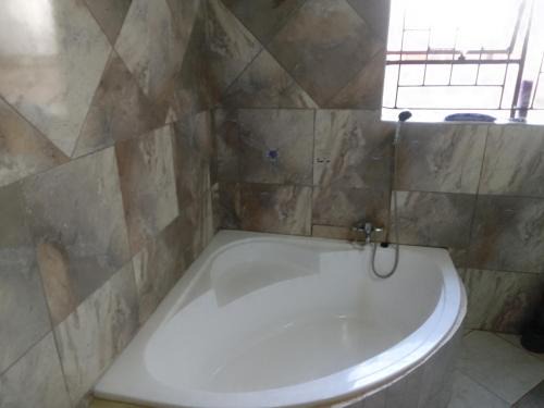 Tembisa Casa | Thiwani Guest House