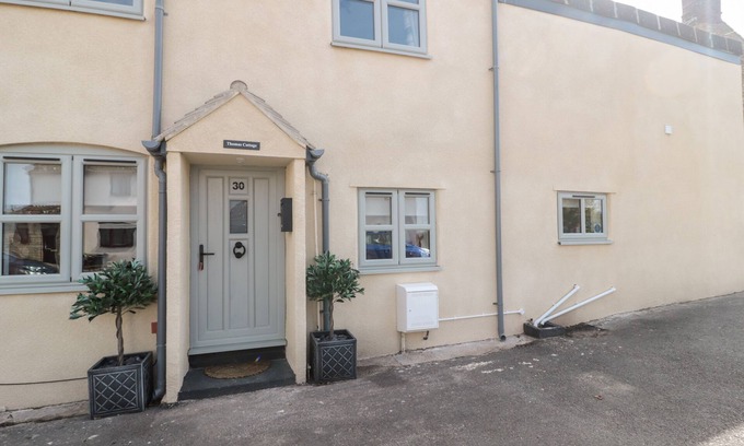Ozleworth Casa | THOMAS COTTAGE, pet friendly in Wotton-Under-Edge