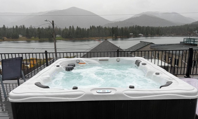 Thompson Falls Condominio | Thompson Falls Main Street Loft! Walk everywhere in town