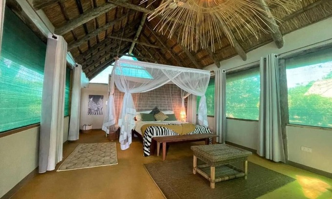 Kakumbi Cabina | Thornicroft Lodge
