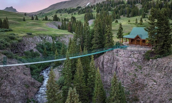 Lake City Cabina | Thoreau's Cabin: Back to the Basics, Beautifully.