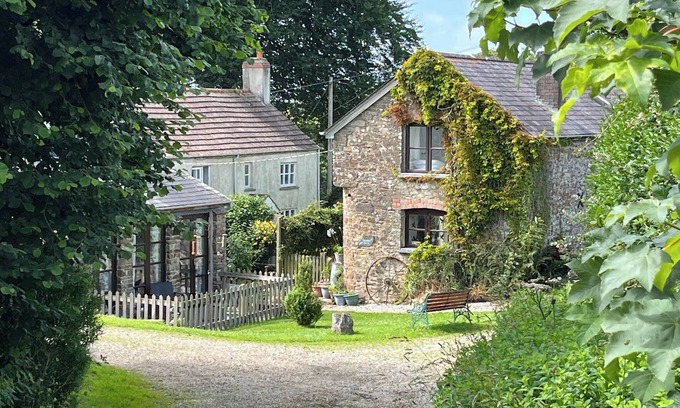 Torrington Casa | Thorne Farm-3 Bed-Sleeps 7-Garden-Country Views