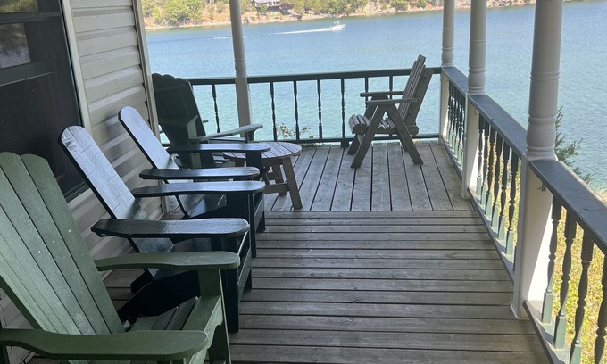 Leeds and the Thousand Islands Cabaña | Thousand Islands Cottage with amazing view on Hill Island