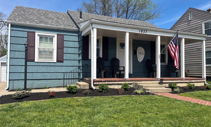 Middletown Casa | Thoughtful, entertainment haven for large groups, next to Smith Park
