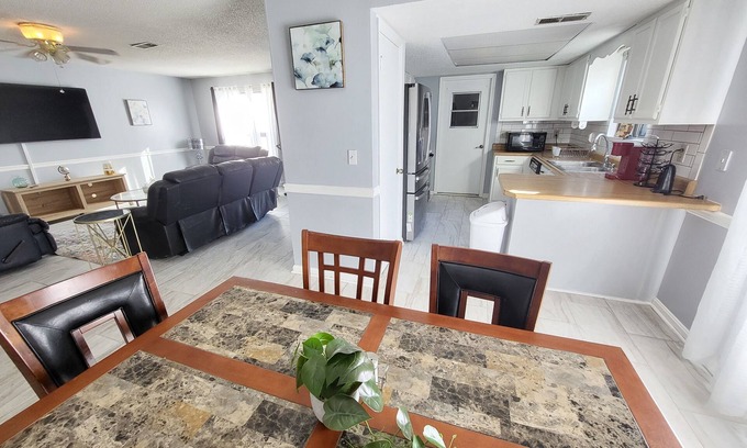 Warner Robins Casa | Thoughtfully Designed 2-bedroom 2 Bath house in peaceful Warner Robins