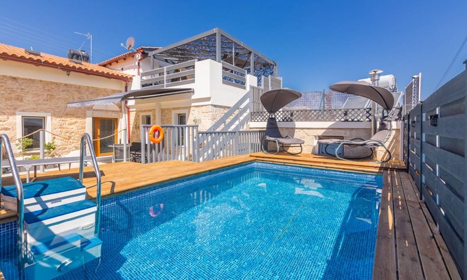 Thrapsano Villa | Thrapsano House at Iraklion Crete. For up to 8 Persons.