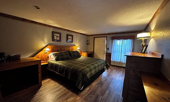 Jamestown Cabina | Three Bear Lodge