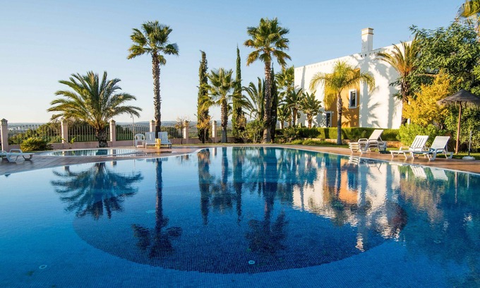 Penina Casa | Adorable Adosado Moderno en Portimao, Algarve