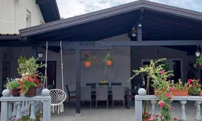 Duga Resa Apartamento | Apartamento de tres habitaciones con una terraza Duga Resa, Karlovac (A-22147-a)
