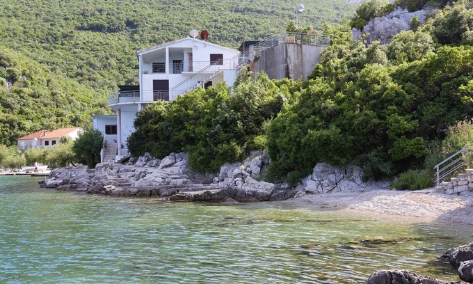 Orebic Apartamento | Three bedroom apartment en la playa Bahía Velika Prapratna, Peljesac (A-10106-b)