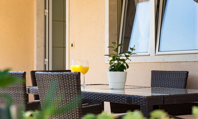 Medvinjak Apartamento | Apartamento de tres habitaciones con terraza y vista al mar Korcula (A-23528-a)