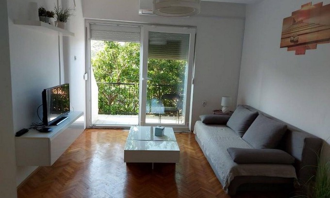 Necujam Apartamento | Apartamento de tres habitaciones con balcón y vista al mar Necujam, Solta (A-13884-b)