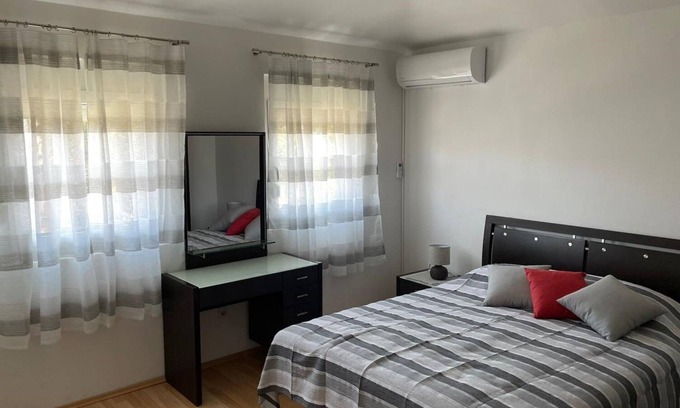 Susica Apartamento | Apartamento de tres habitaciones en la playa Susica, Ugljan (A-21389-a)