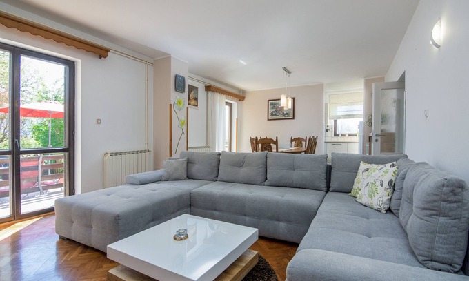 Polje Cepic Apartamento | Apartamento de tres habitaciones con una terraza Cepic, Sredisnja Istra (A-11636-a)