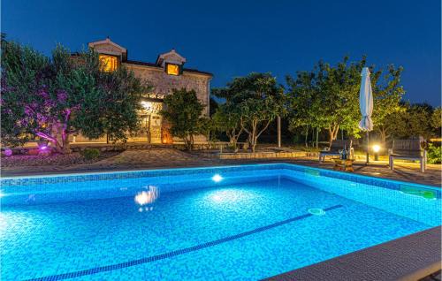 Lozovac Casa | Three-Bedroom Holiday Home In Lozovac