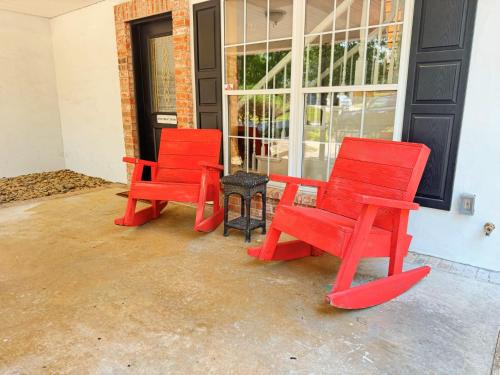 Fayetteville Casa | Three Bedroom House at Hamestring Creek