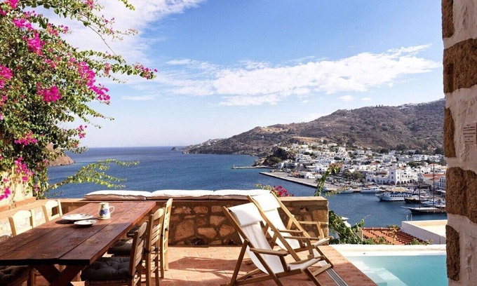 Skala Villa | Three Bedroom Maisonette with Private Pool & Hammam