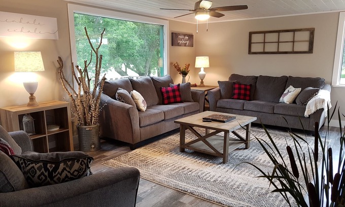 Wasagaming Casa | Three bedroom near Riding Mountain