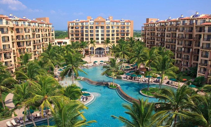 Flamingos Villa | Three Bedroom Suite - Overlooking the beach!