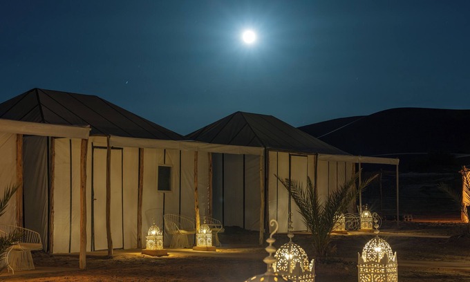 Rissani Alquiler De RV | Three Beds Tent