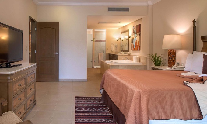 Loreto Villa | Tres suites Dedroom Estas unidades cuentan con tres habitaciones espectaculares, que varían