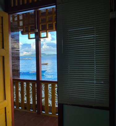Manado City Centre Casa | Three Ken Homestay & Cafe