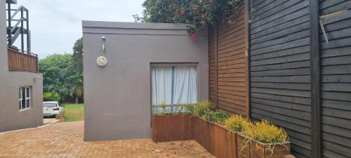 Durban North Apartamento | Three Little Birds Guest Cottage