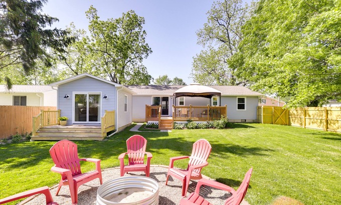 Three Oaks Casa | Three Oaks Home w/ Guest House - 8 Mi to Beach!