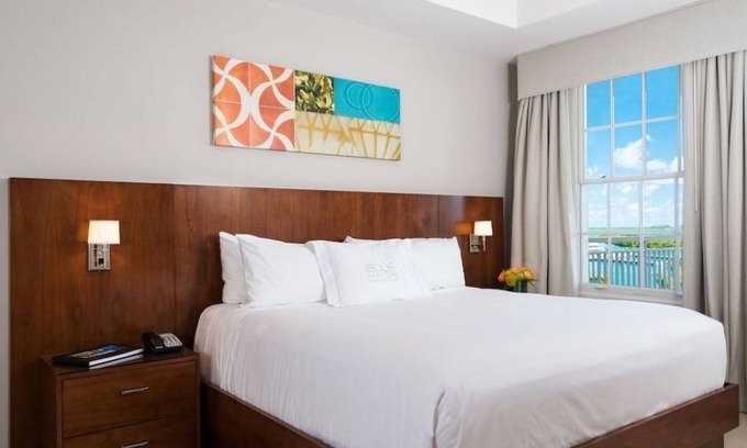 Leeward Settlement Complejo | Three Oceanfront Accommodations! Infinity Pool, Spa & Oceanfront Dining