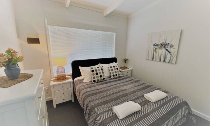 Castletown Apartamento | Three Palms Apartments Unit 1