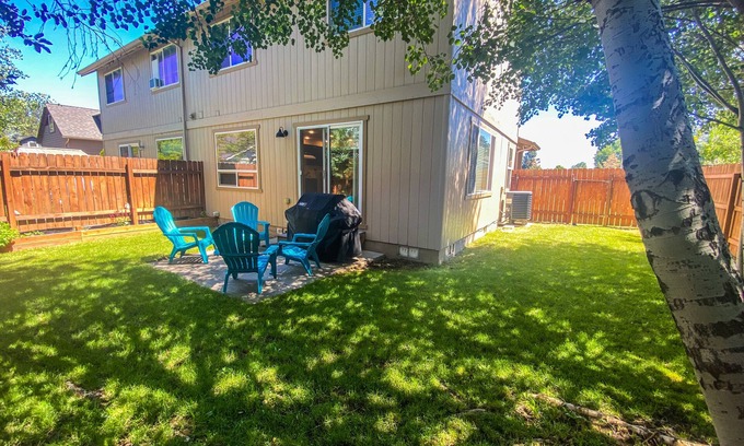 Sisters Casa | Three Peaks Retreat - 3 Bedroom 2.5 Bathroom Townhouse