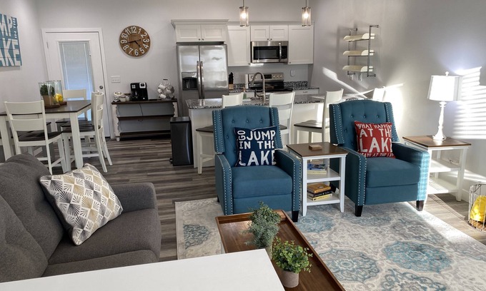 Osage Beach Villa | THREE SEASONS -4 Bedroom Villa Great location in Osage Beach