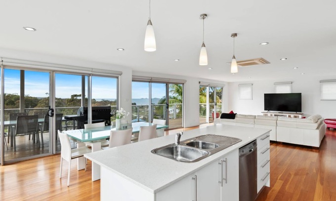 Long Beach Casa | Three Sisters at Long Beach