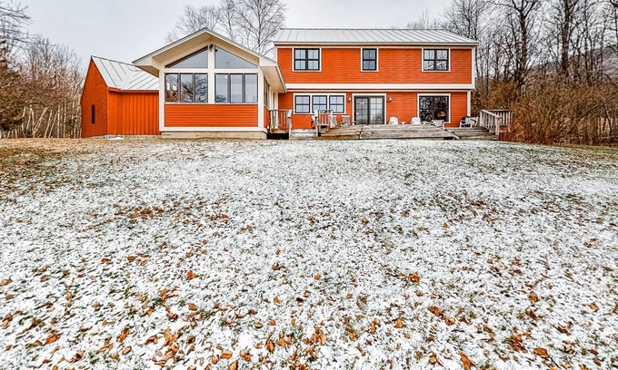 Warren Casa | Three-story family-friendly home w/ ping-pong & foosball tables, WiFi, and view