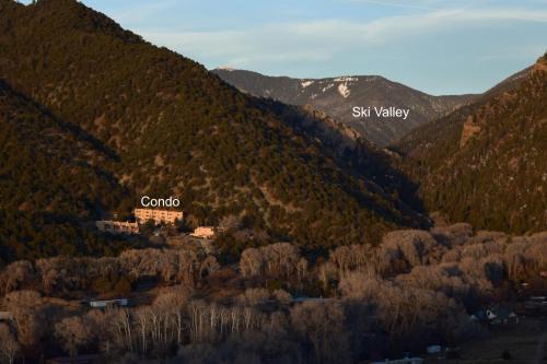 Arroyo Seco Apartamento | Three Studios At Canyon Base - 15min To Ski