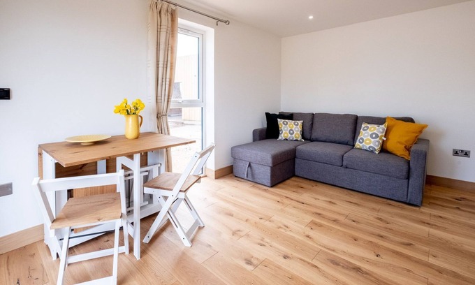 Pettistree Cabaña | Arce - Three Tuns Apartments, Pettistree