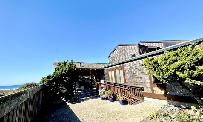 Castroville Casa | Three Vases Beach House at the Dunes