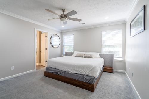 Lithia Springs Casa | ThrillStay Team Sports Vacation Home