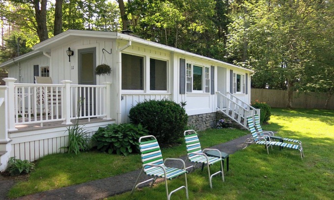 Boothbay Harbor Cabaña | Cabaña original de Spruce Point Inn