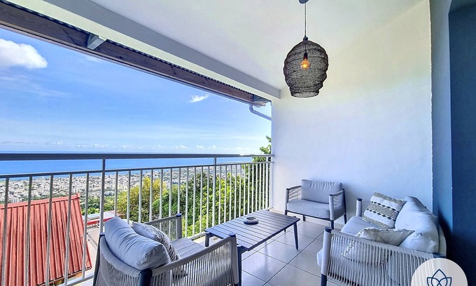 Saint-Denis Villa | Ti Kaz Bellevue – sea view – with jacuzzi – Saint-Denis