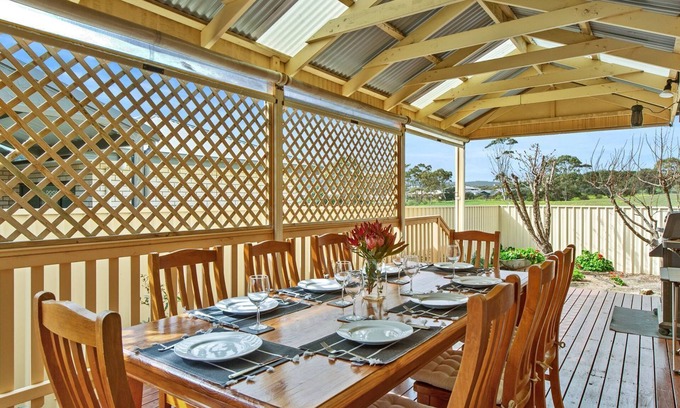 Normanville Casa | Ti Na Mara - 20 Resolute Avenue, Normanville