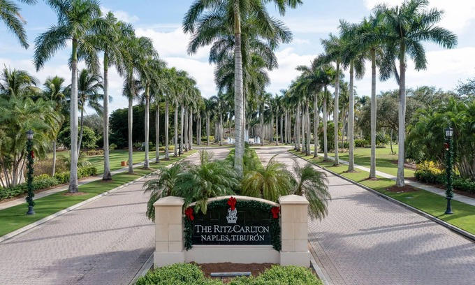 North Naples Condominio | Tiburon Ritz Carlton Retreat Condo Rented Monthly With All The Amenities